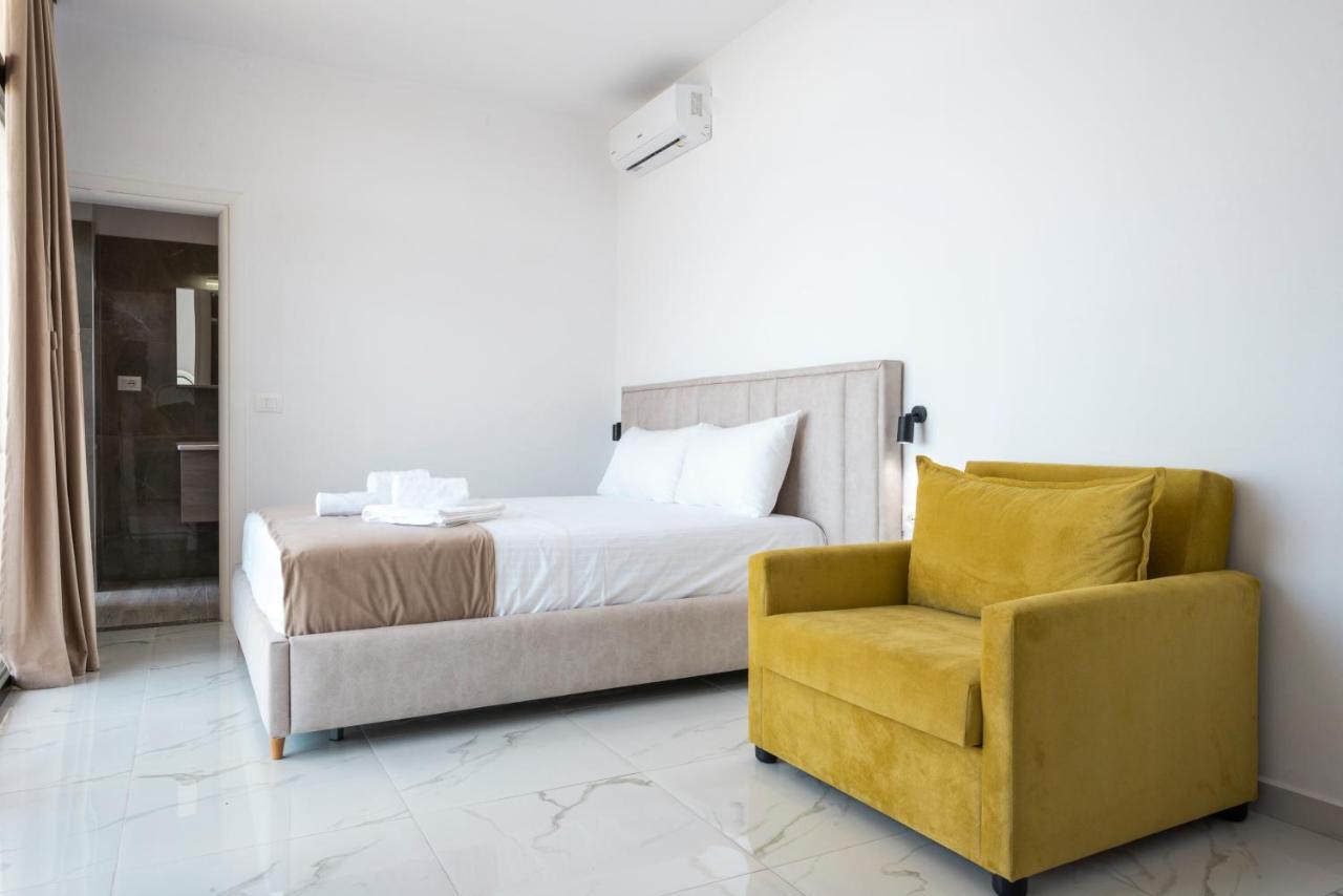Wait 'N Sea Hotell Himare Exteriör bild