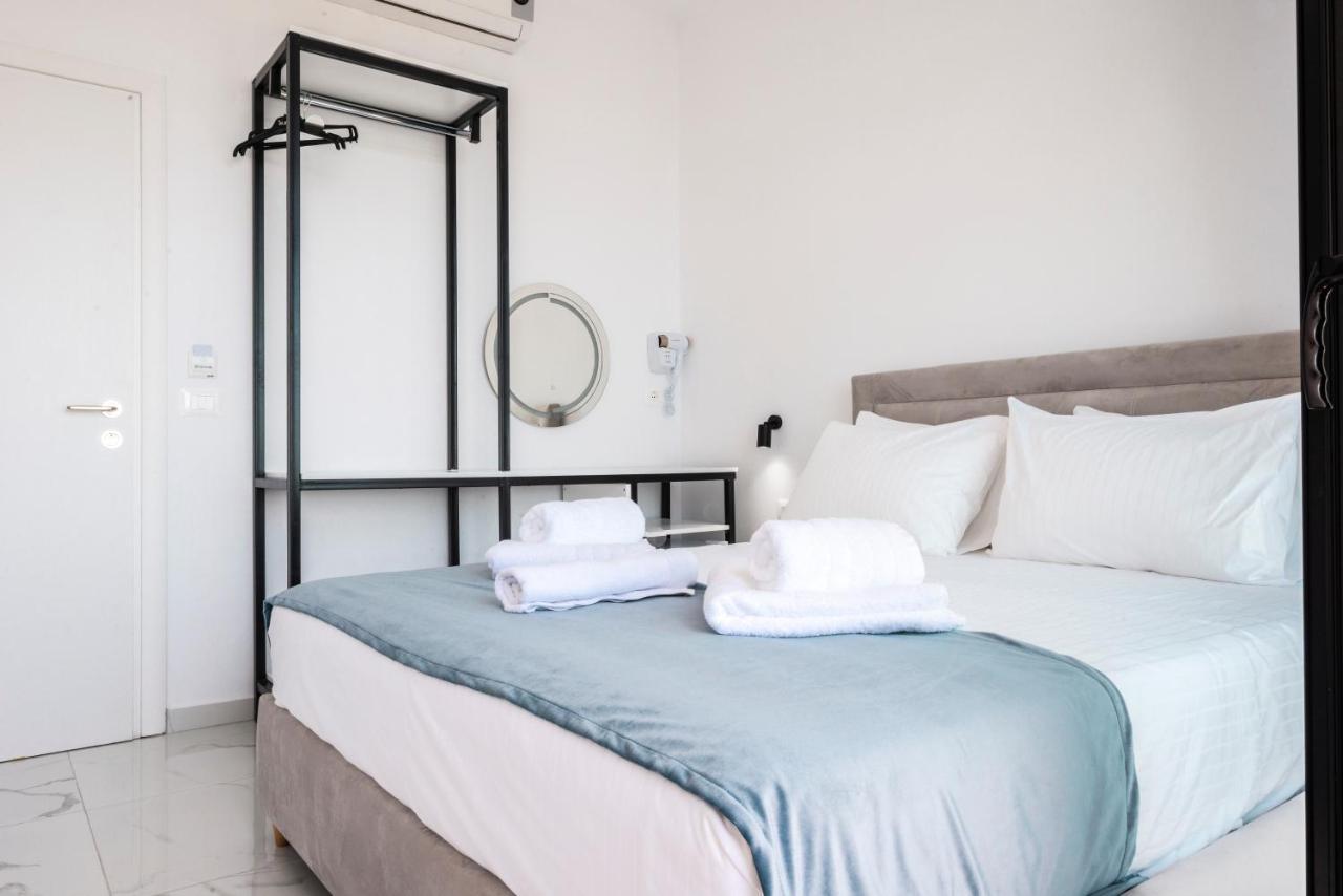 Wait 'N Sea Hotell Himare Exteriör bild