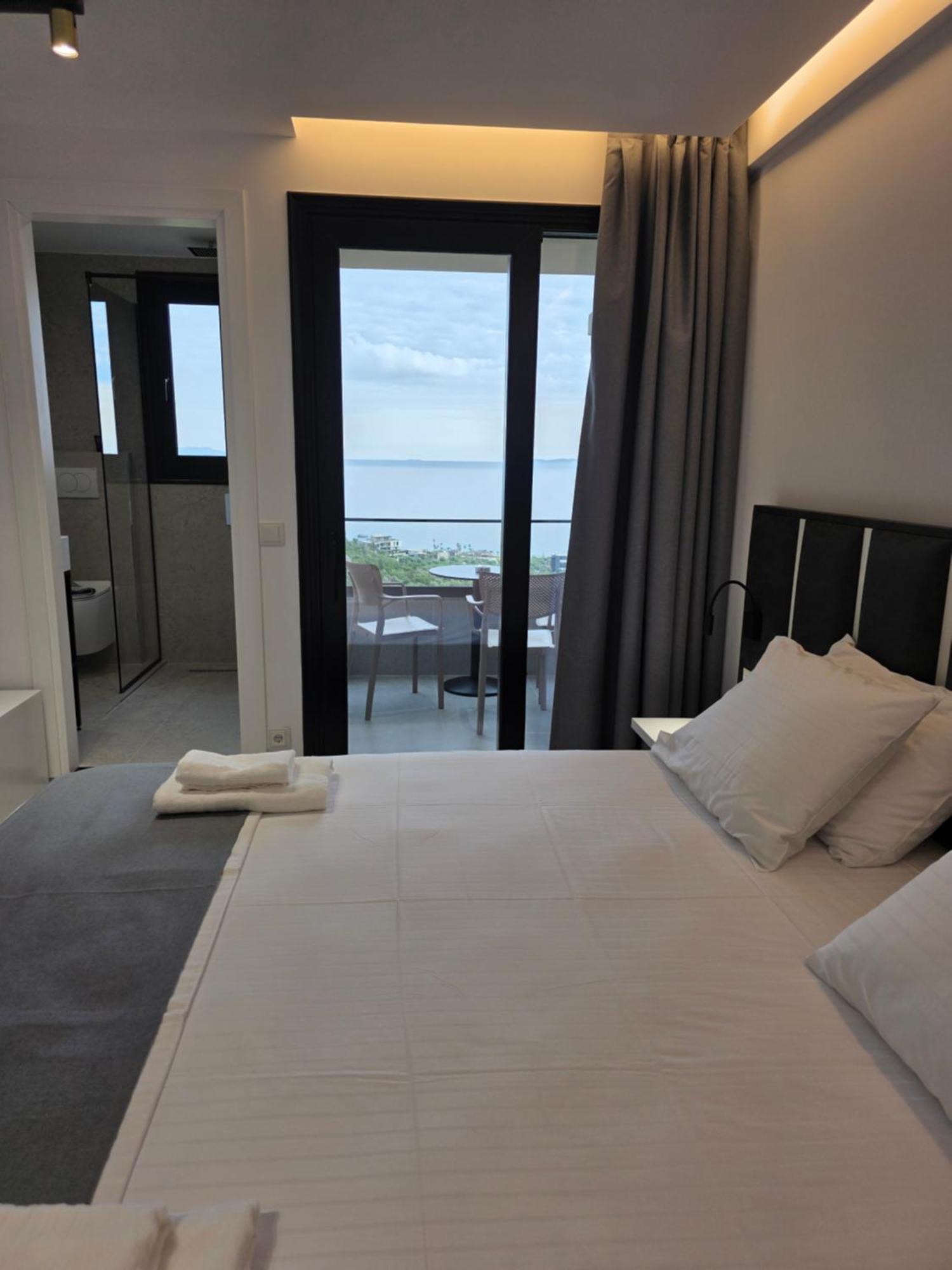 Wait 'N Sea Hotell Himare Exteriör bild