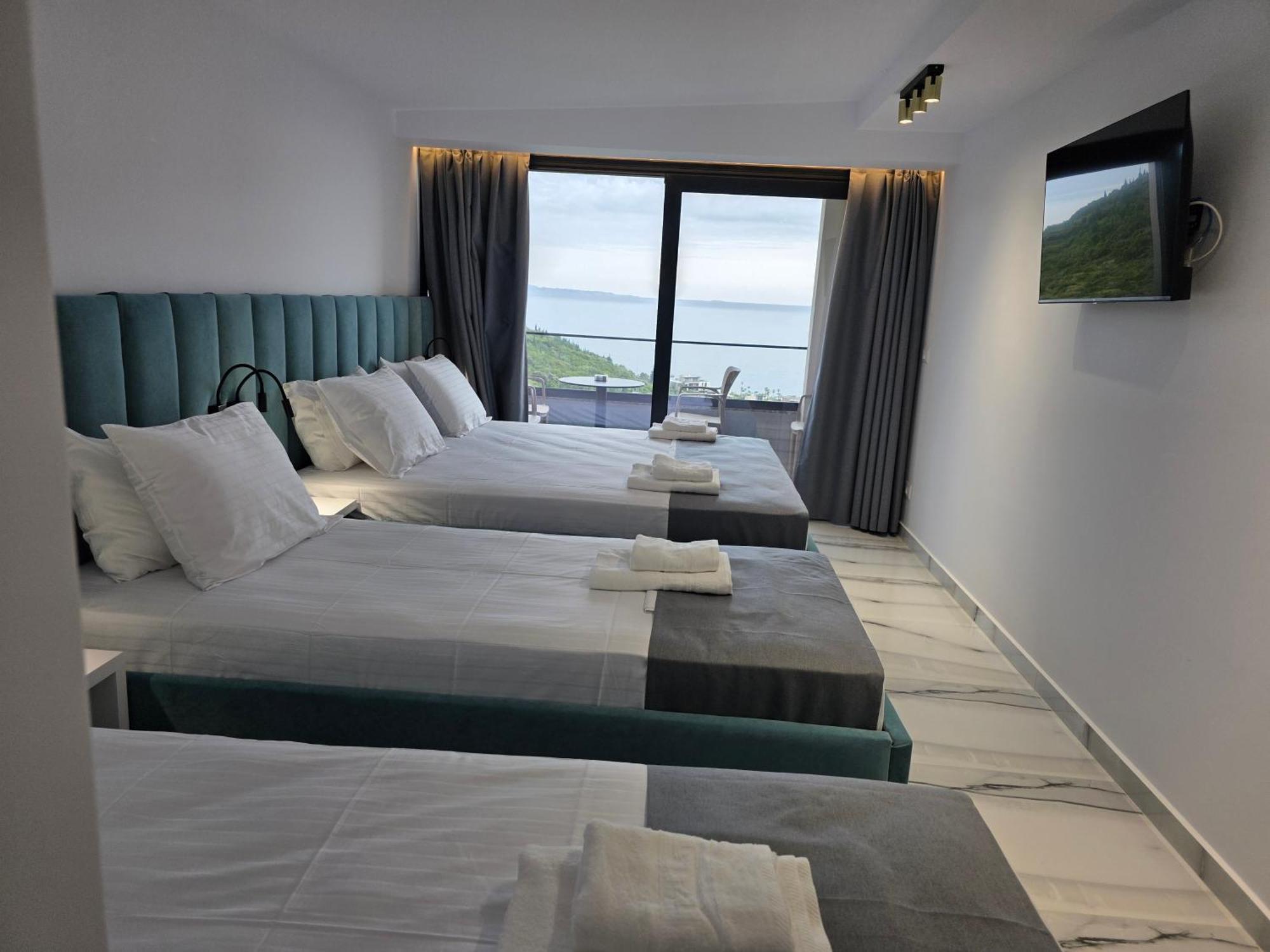 Wait 'N Sea Hotell Himare Exteriör bild