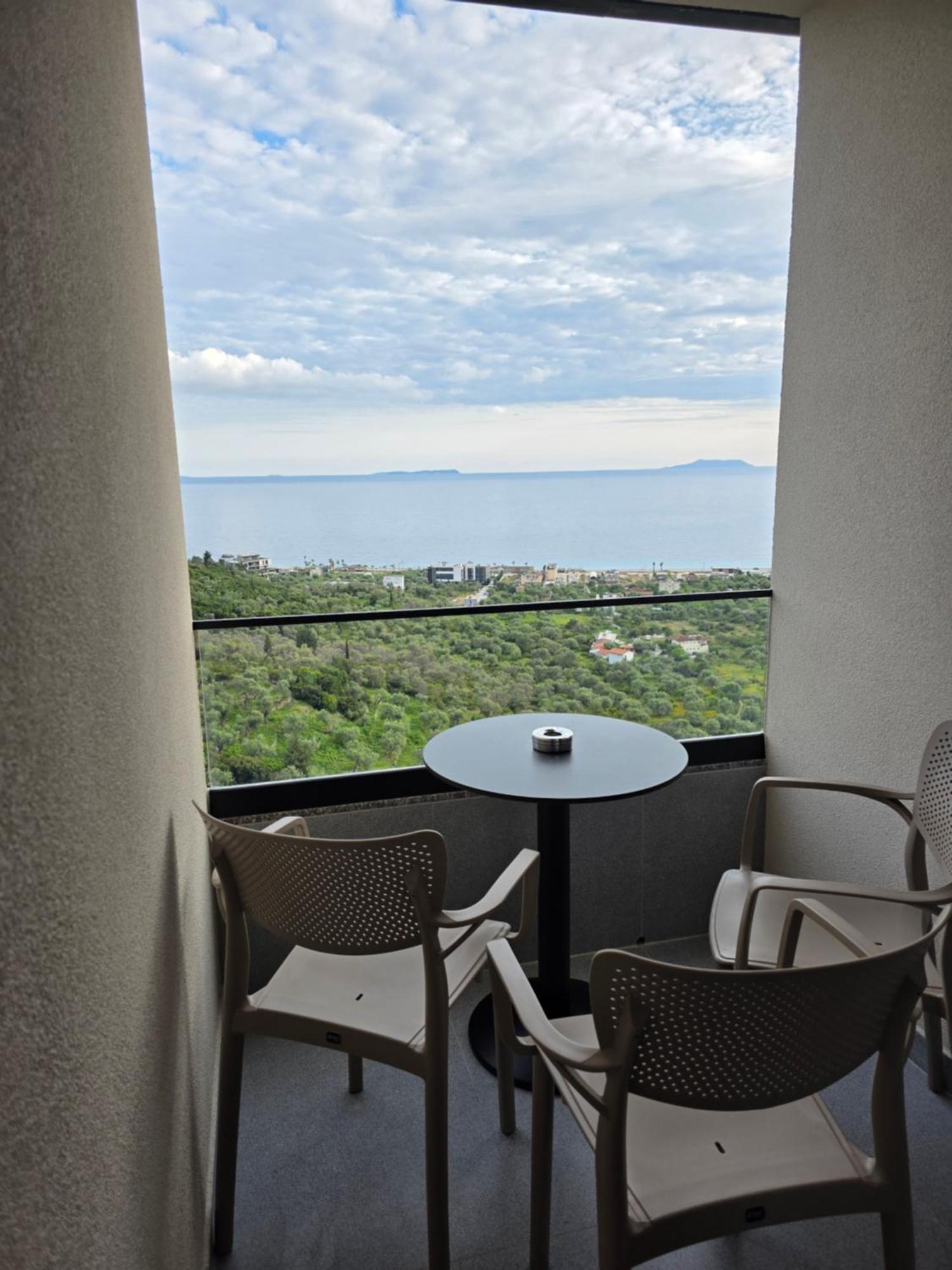 Wait 'N Sea Hotell Himare Exteriör bild