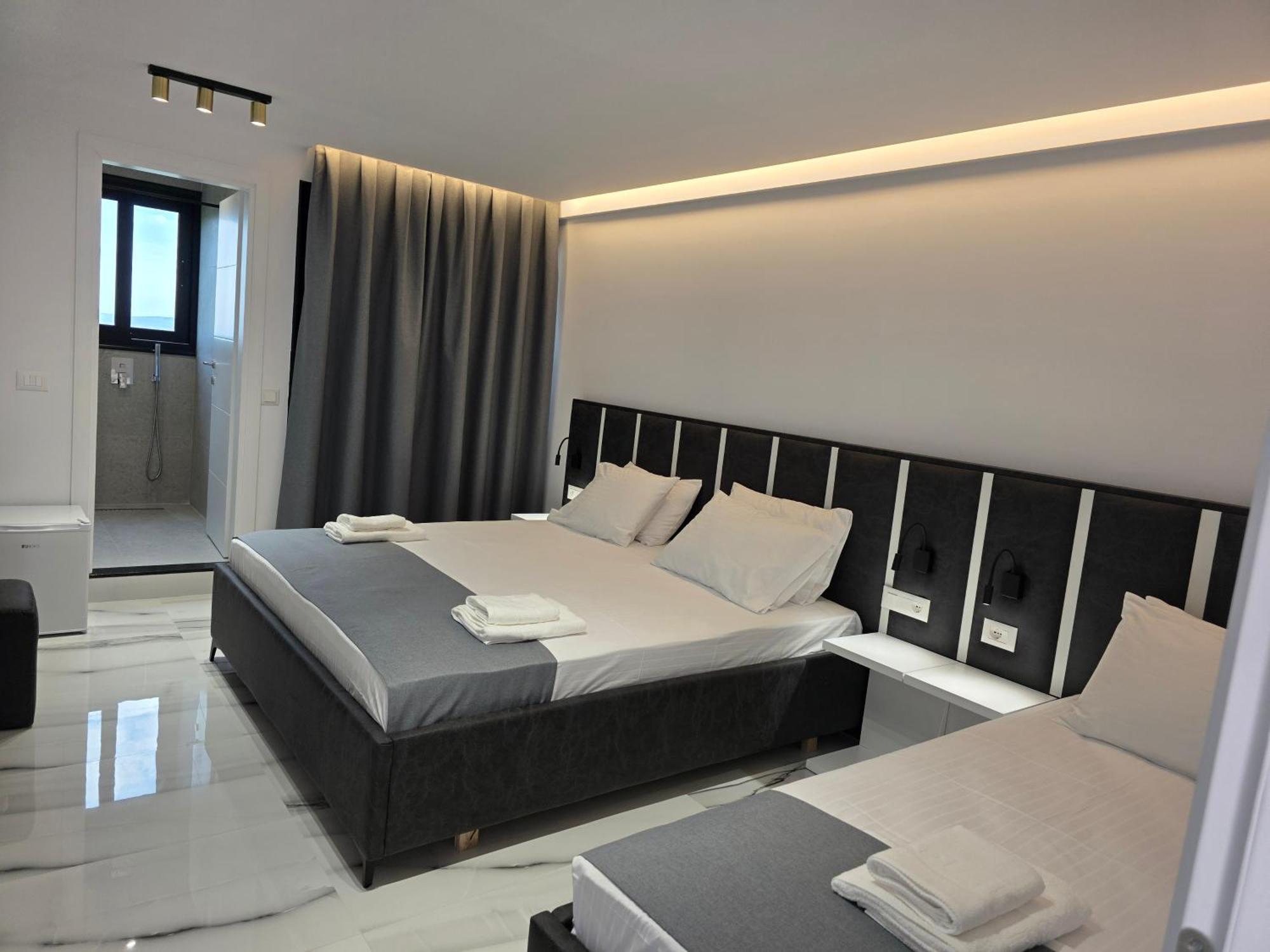 Wait 'N Sea Hotell Himare Exteriör bild