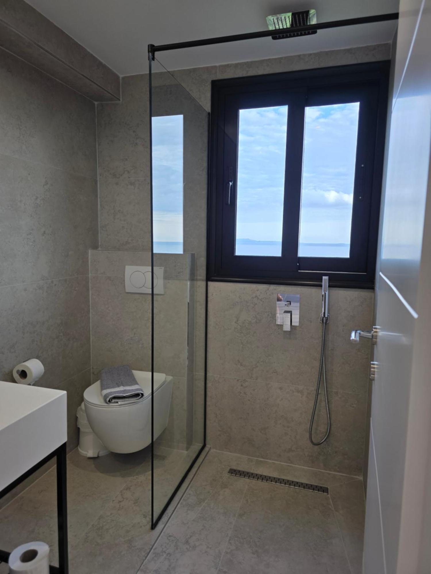 Wait 'N Sea Hotell Himare Exteriör bild